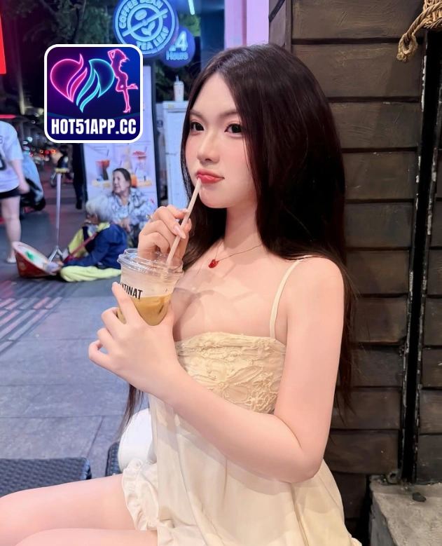 You are currently viewing Mai Đức tỏa sáng trên Hot51 với trải nghiệm live