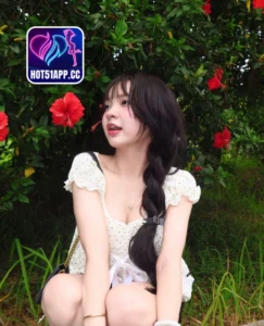 Read more about the article Dương Phúc Cô Gái Xinh Đẹp Nổi Bật Hot51 TV
