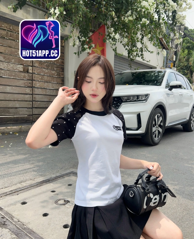 You are currently viewing Nguyễn Quân đẹp nổi bật trên Hot51 Live 2026
