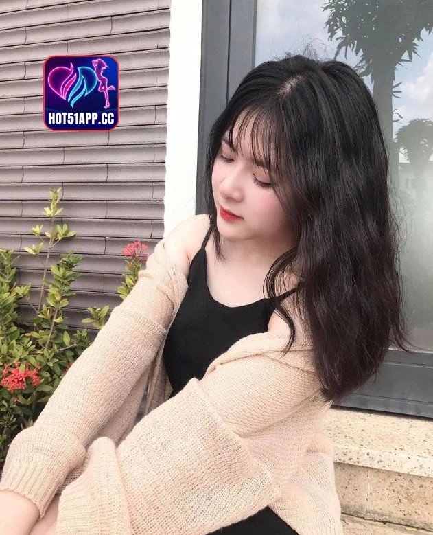 You are currently viewing Trần Châu Hình Ảnh Tỏa Sáng Cùng Hot51 Live
